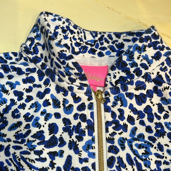 Blue and White Leopard Print Lilly Pulitzer 2-3 short set - Picture 3 of 5